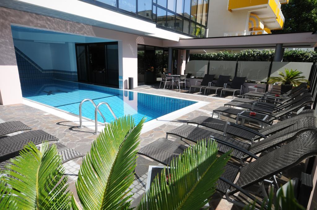 Hotel Ambassador Riccione Luaran gambar